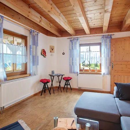 Gisela Apartment *